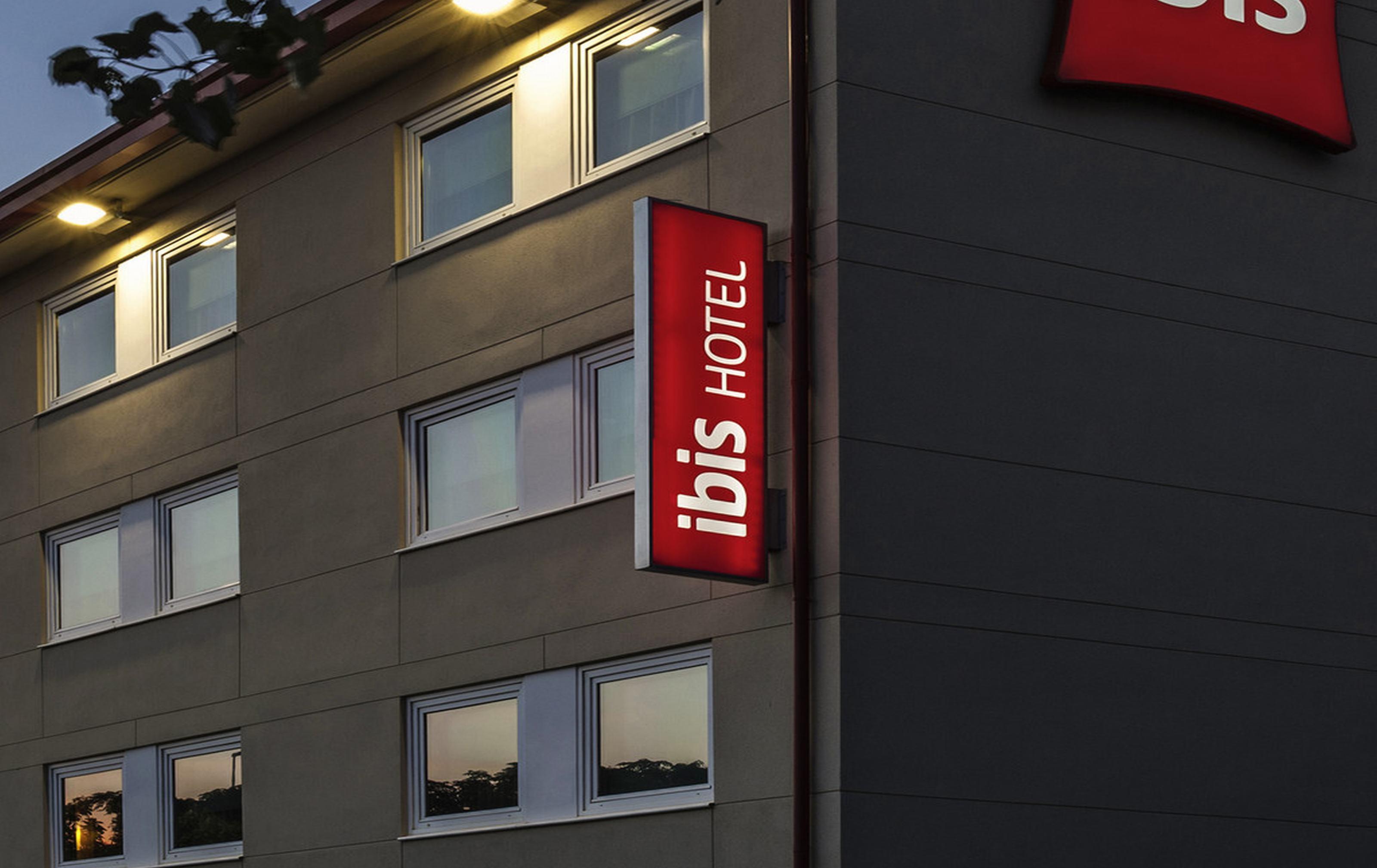 Hotel Ibis Cornella Cornellà de Llobregat Exteriér fotografie