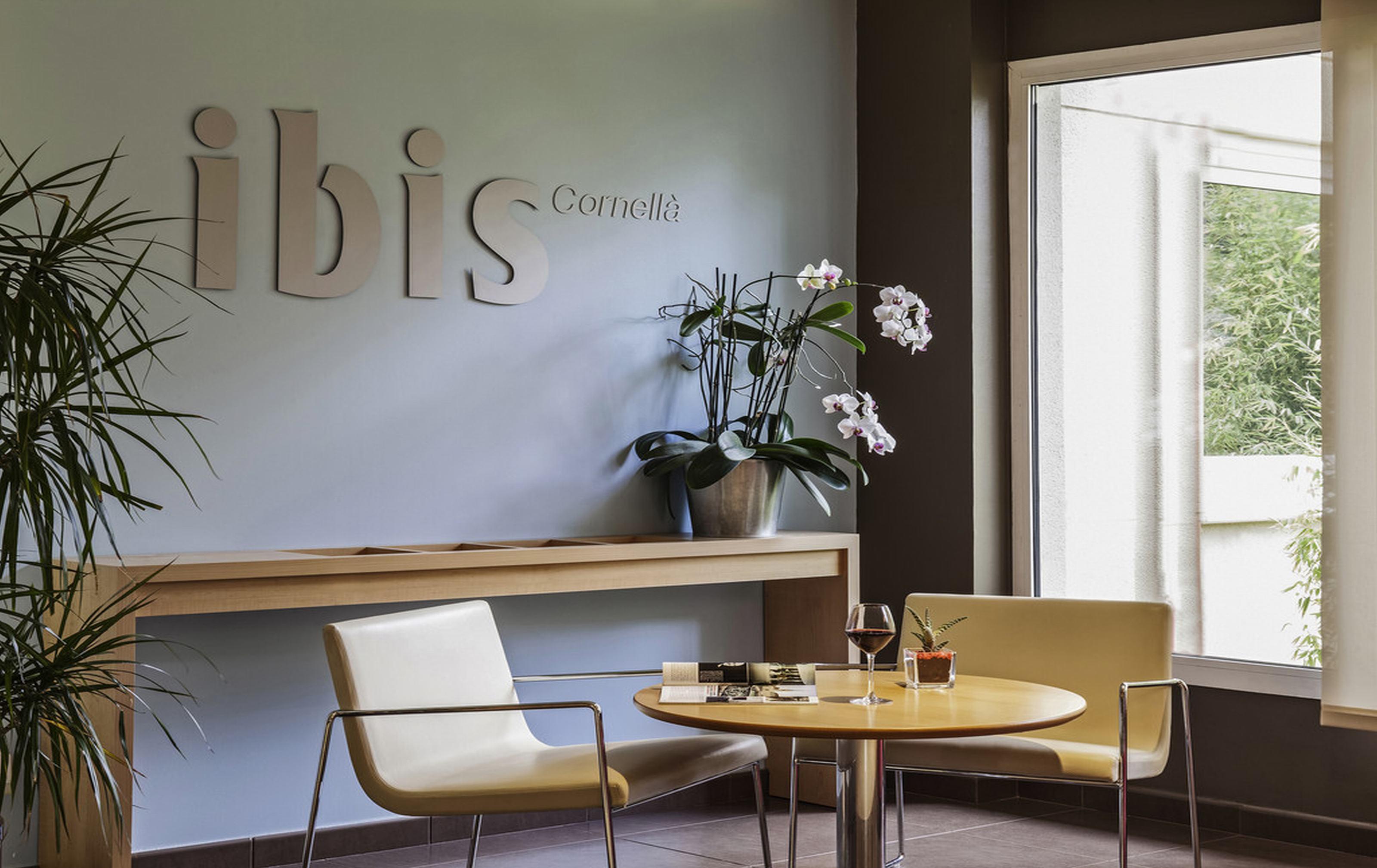 Hotel Ibis Cornella Cornellà de Llobregat Exteriér fotografie