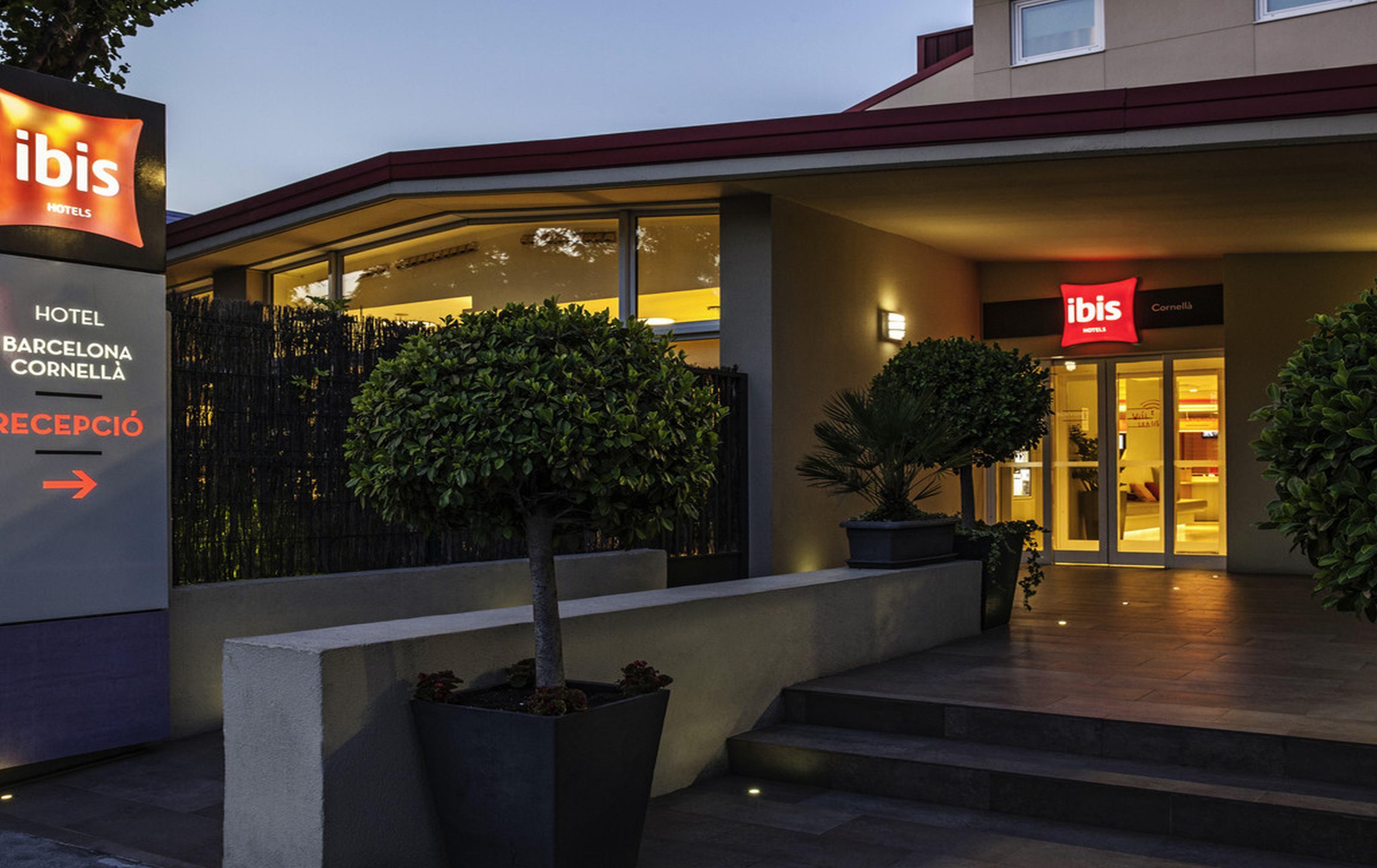 Hotel Ibis Cornella Cornellà de Llobregat Exteriér fotografie